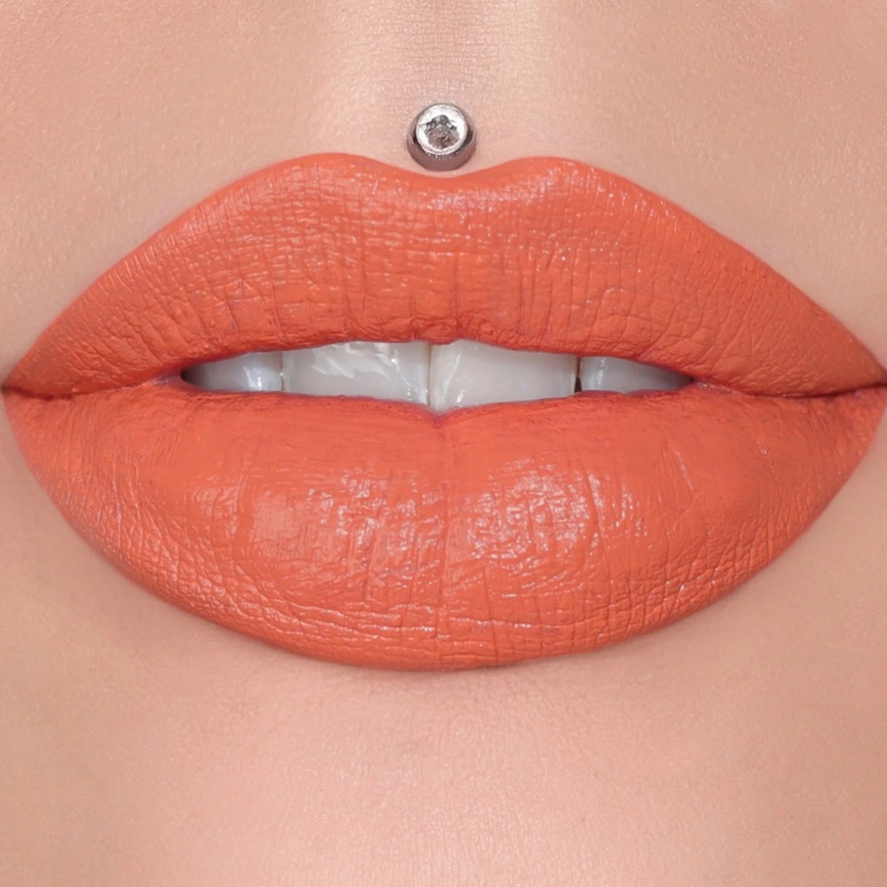 2/$20 💥 NEW (Wyoming Iced Tea) Jeffree Star Velvet Trap Lipstick (2754)